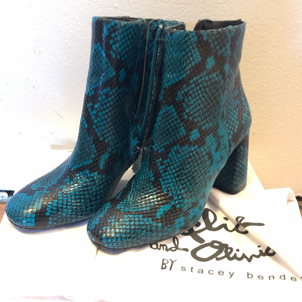 Alice + Olivia -Dobrey Snake-Print Zip Booties 35